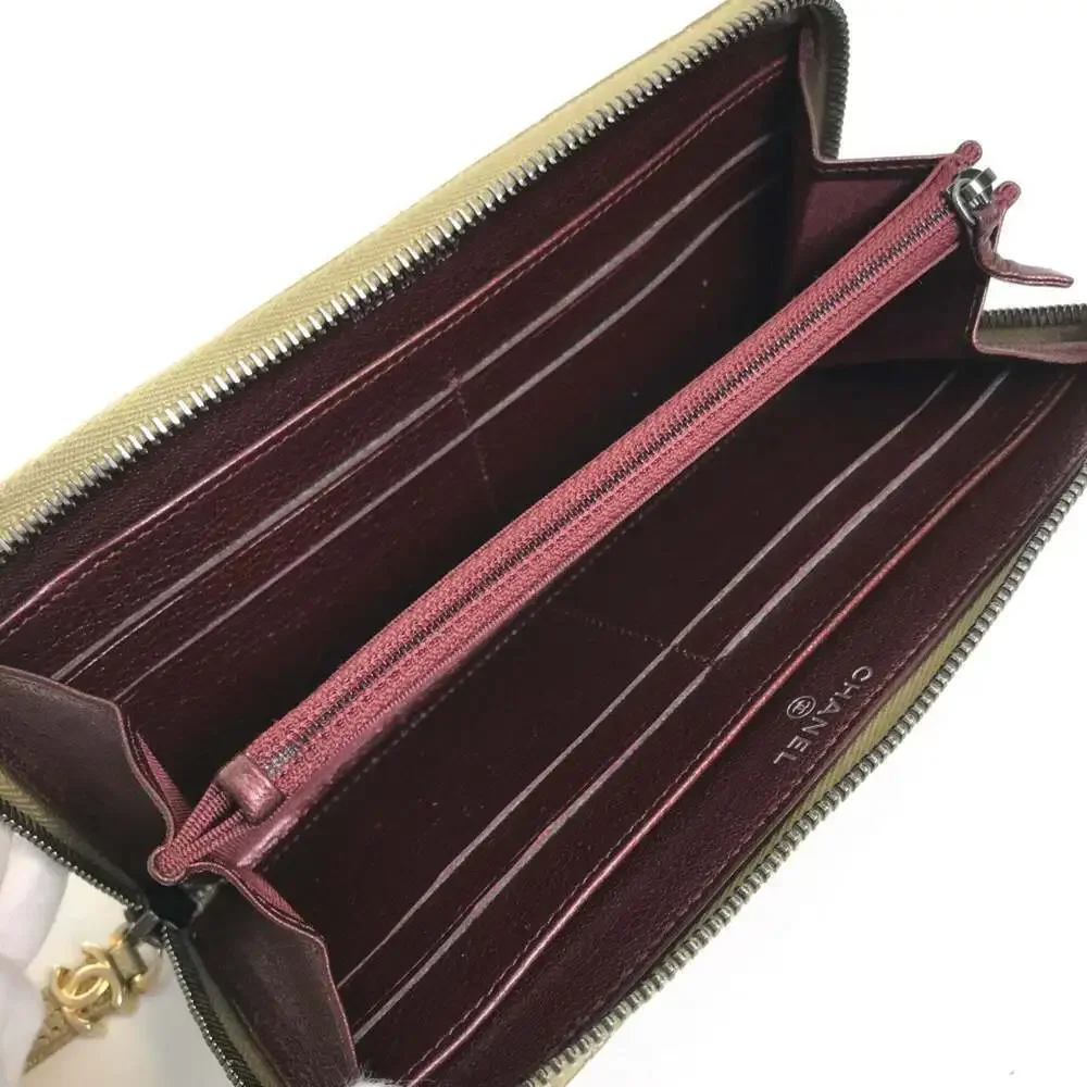 CHANEL Gold Wallet